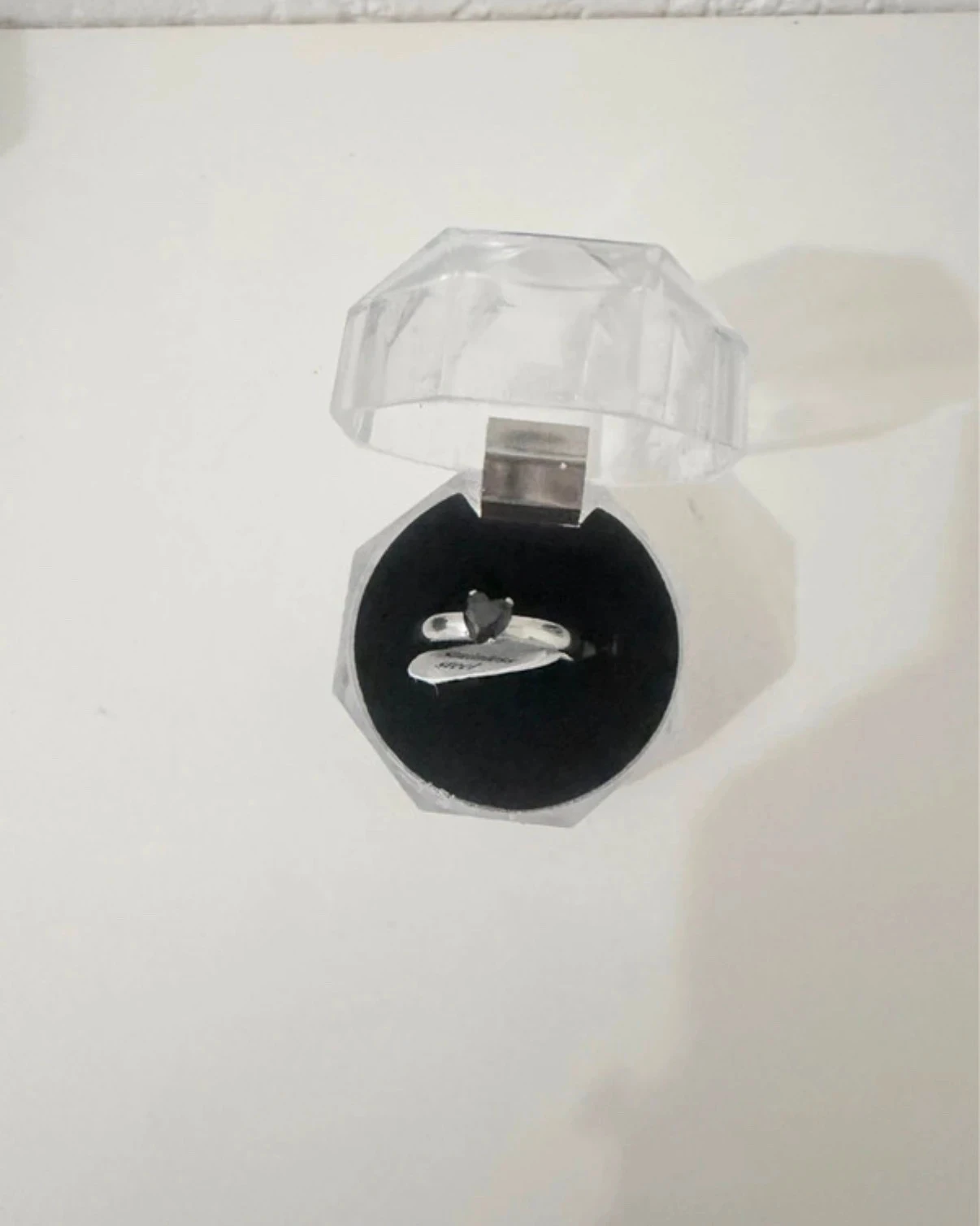 Anel Solitário Coração Preto em Aço Inoxidável Prateado - Tamanho 50 (16mm) - Caixa Gratuita – photo 2
